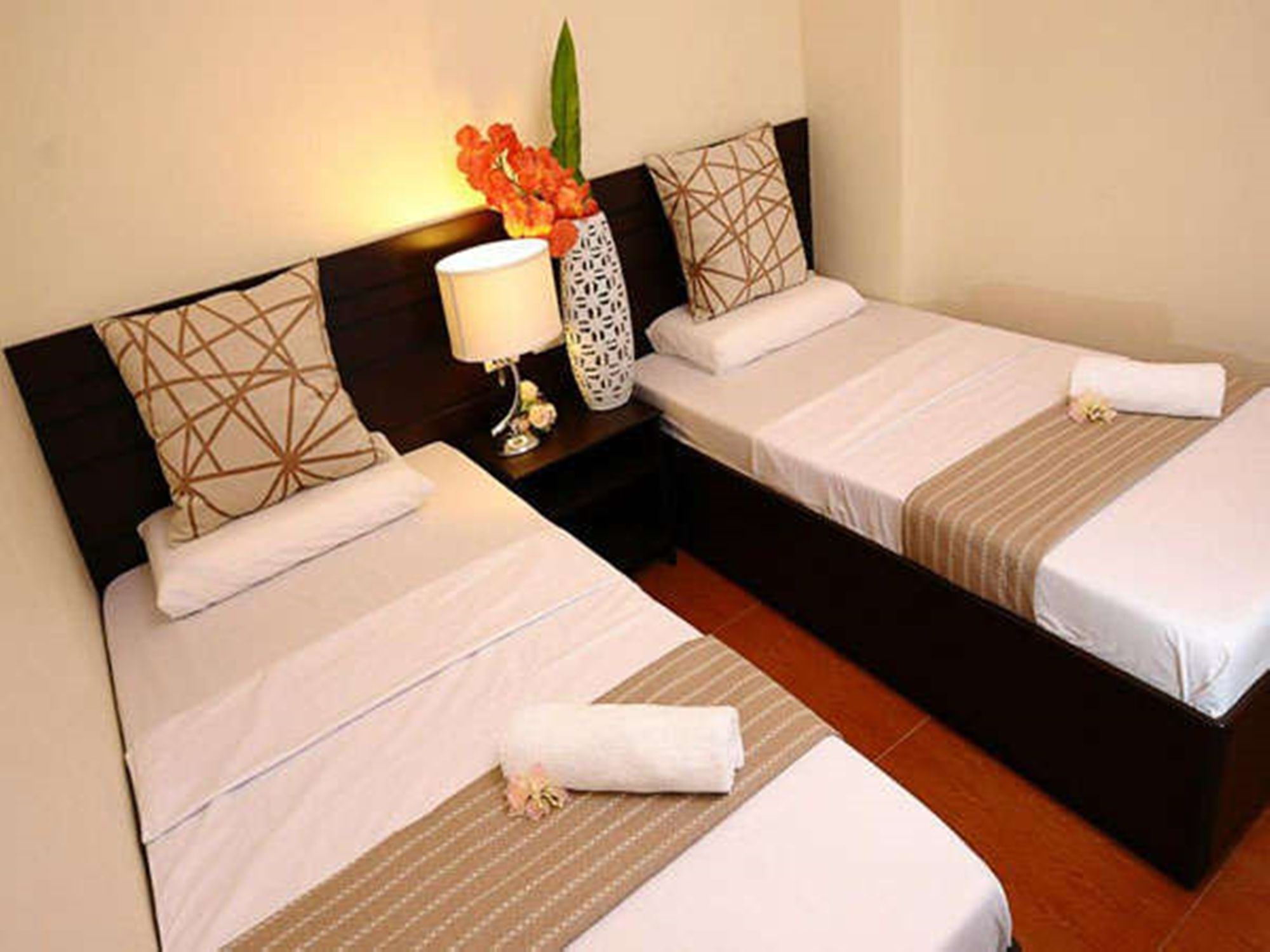 Reddoorz Near Victoria Mall Davao Екстер'єр фото