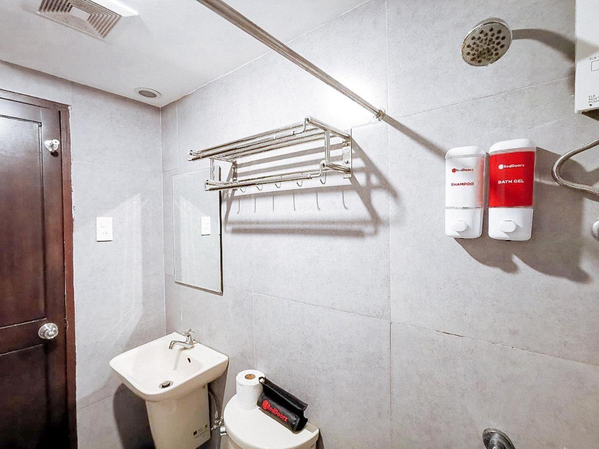 Reddoorz Near Victoria Mall Davao Екстер'єр фото