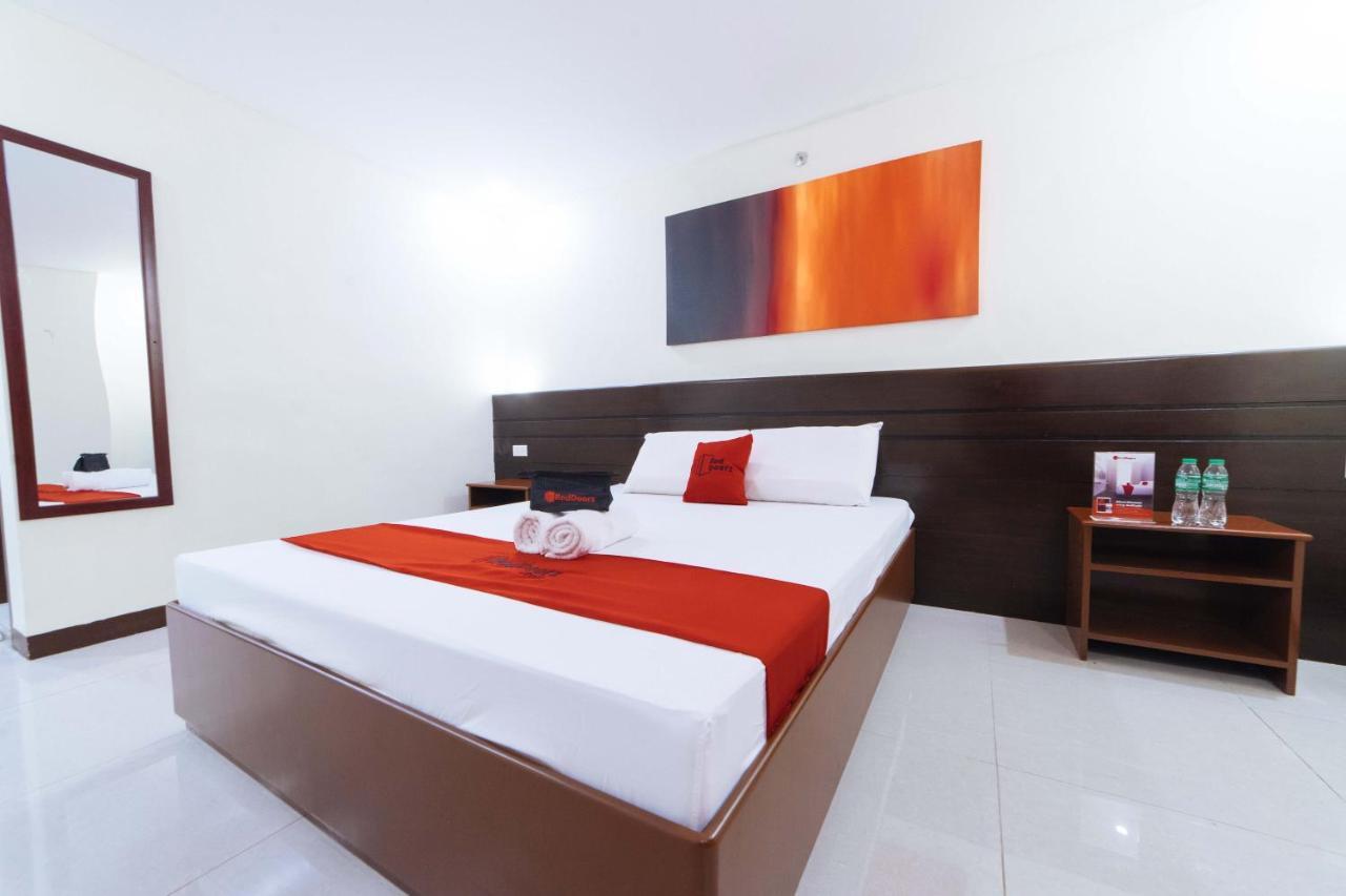 Reddoorz Near Victoria Mall Davao Екстер'єр фото
