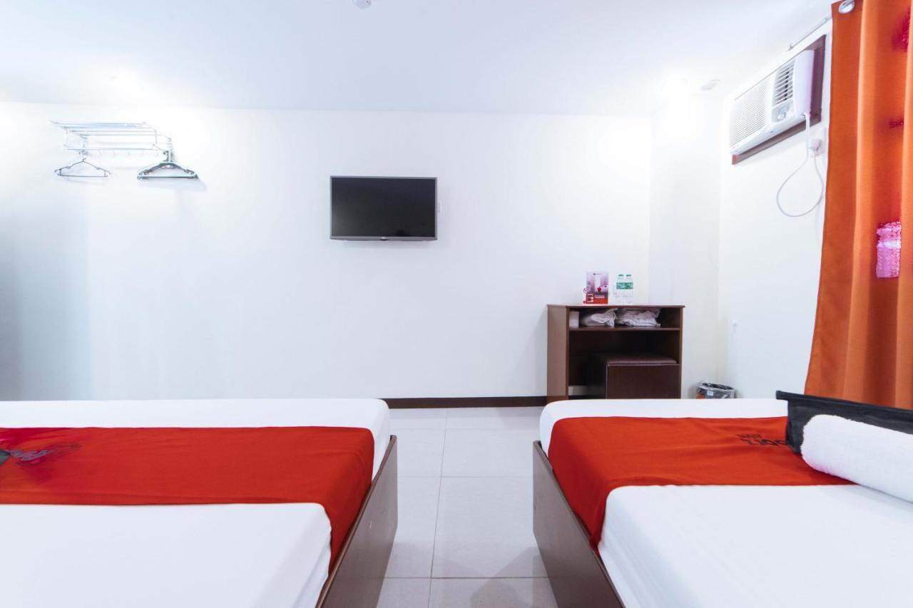 Reddoorz Near Victoria Mall Davao Екстер'єр фото