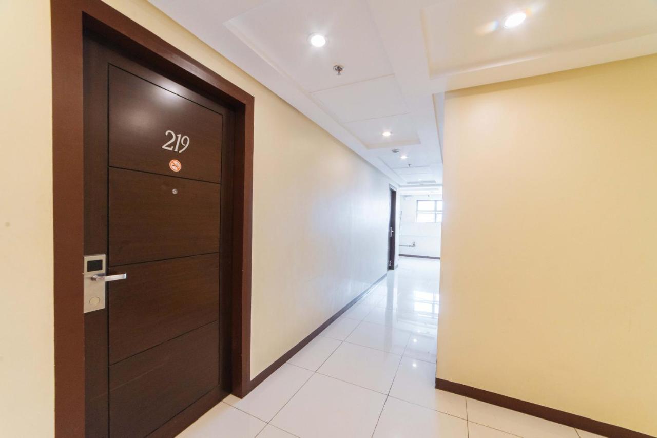 Reddoorz Near Victoria Mall Davao Екстер'єр фото