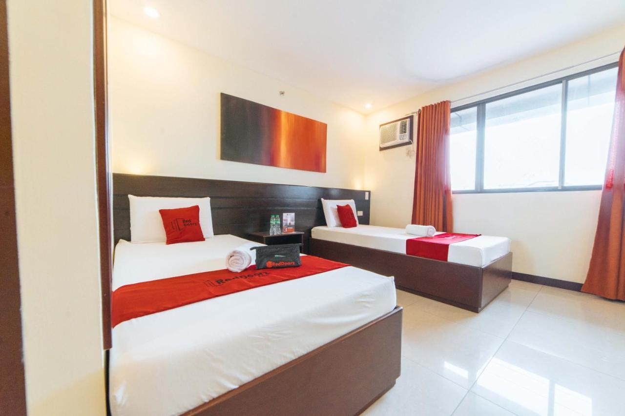 Reddoorz Near Victoria Mall Davao Екстер'єр фото