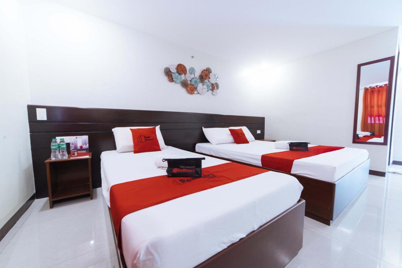Reddoorz Near Victoria Mall Davao Екстер'єр фото