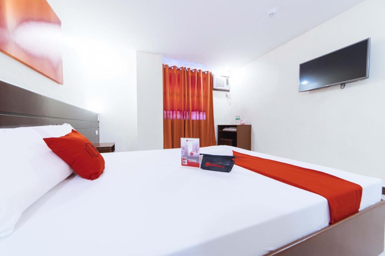 Reddoorz Near Victoria Mall Davao Екстер'єр фото