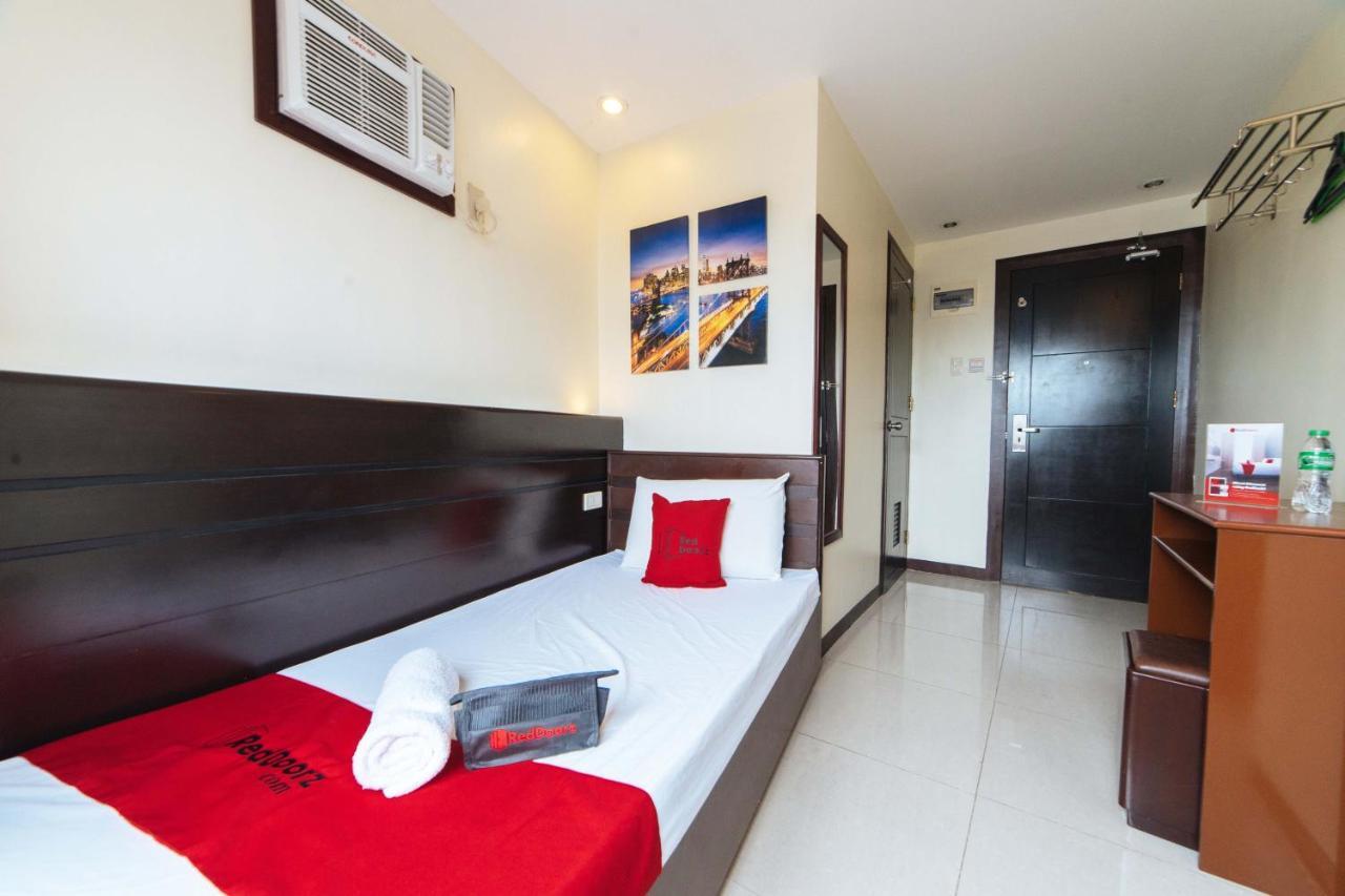 Reddoorz Near Victoria Mall Davao Екстер'єр фото