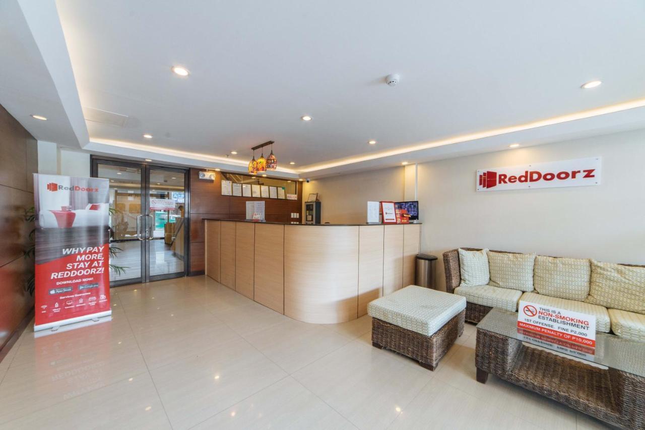 Reddoorz Near Victoria Mall Davao Екстер'єр фото